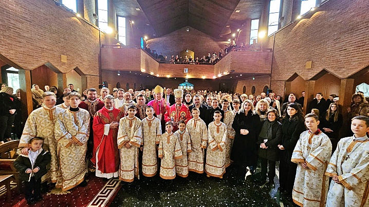 FOTO: Sărbătoarea Parohiei Greco-Catolice Române din Paris la 70 de ani de la înființare