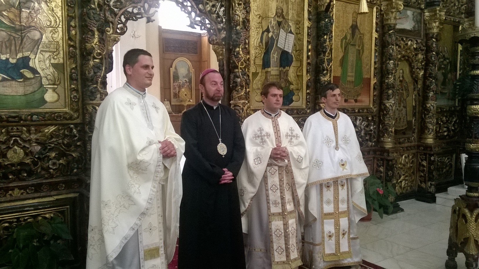 Catedrala Blajului: hirotonirea întru preoţie a trei noi slujitori în via Domnului