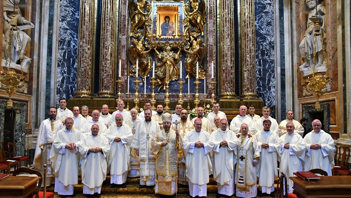 FOTO: Sfânta Liturghie celebrată de Episcopii din România în Bazilica „Santa Maria Maggiore”