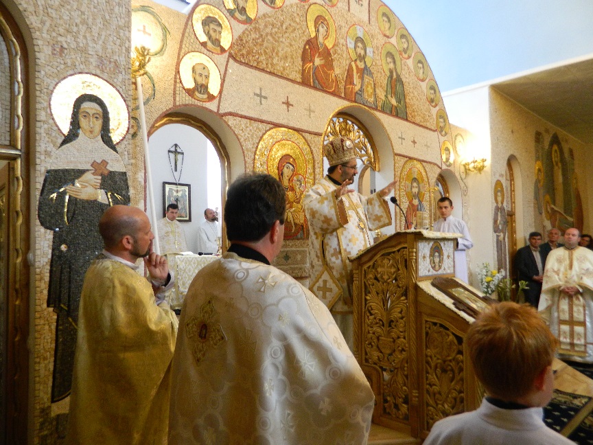 Foto: Sfințirea Bisericii Parohiale Alba Iulia II, cu hramul "Nașterea Maicii Domnului"