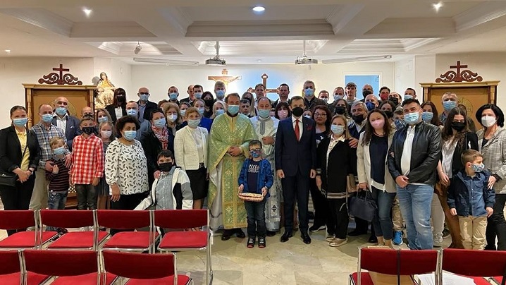 Vizita Ambasadorului României în Spania în comunitatea greco-catolică românească din Madrid