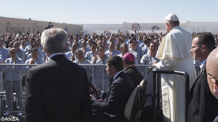 Vizitarea celor bolnavi și a celor din închisoare: cateheza papei Francisc de la audiența generală