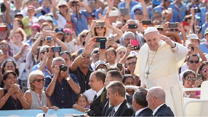 Papa Francisc anunță convocarea unei reuniuni pre-sinodale pe 19-24 martie 2018