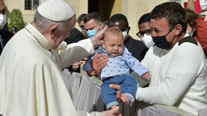 Papa Francisc: Să stăruim în rugăciune, dincolo de ariditatea și dezolarea inimii