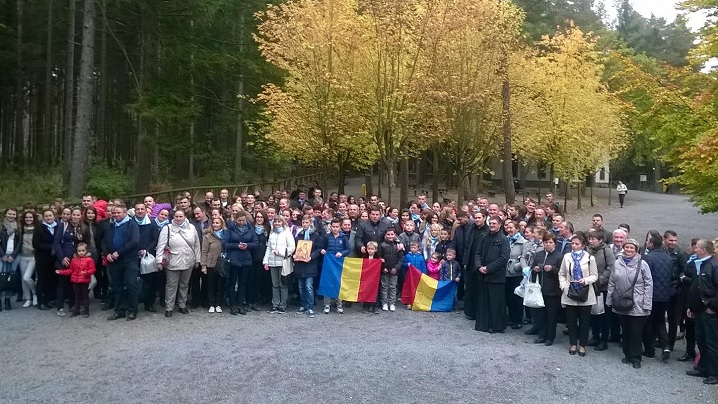 FOTO: Greco-Catolicii din Paris și Bruxelles în pelerinaj la Sanctuarul de la Banneux