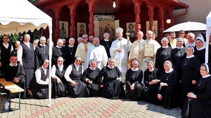 FOTO/VIDEO: Hramul mănăstirii „Sfânta Macrina” a Surorilor Baziliene