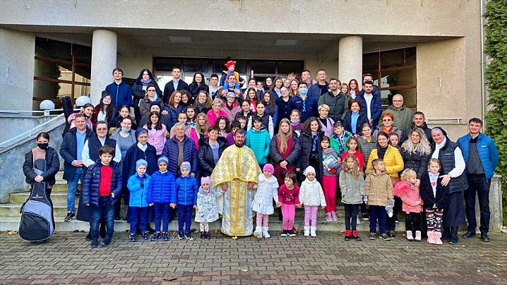 FOTO: Tinerii de la Beclean în vizită la Casa “Sfântul Iosif”