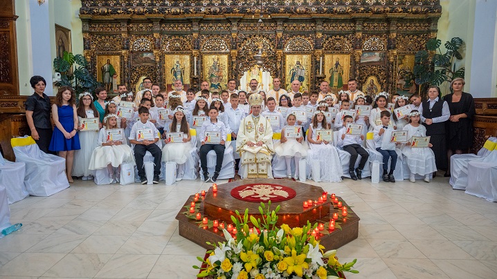 FOTO: Prima Împărtăşanie Solemnă în Catedrala „Sfânta Treime” din Blaj
