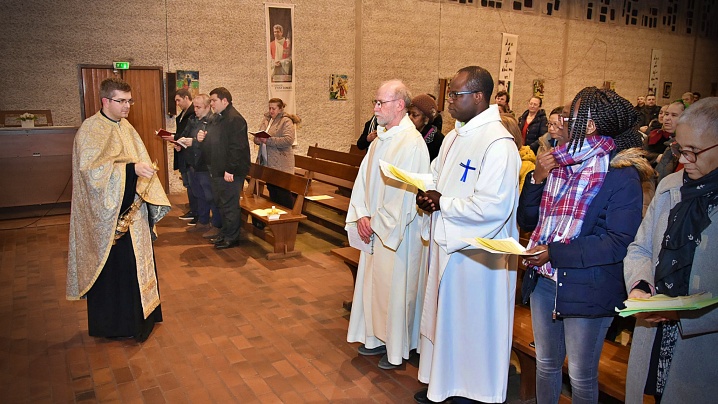 Paraclisul Maicii Domnului, în biserica Sfânta Tereza din Blanc Mesnil, Franța