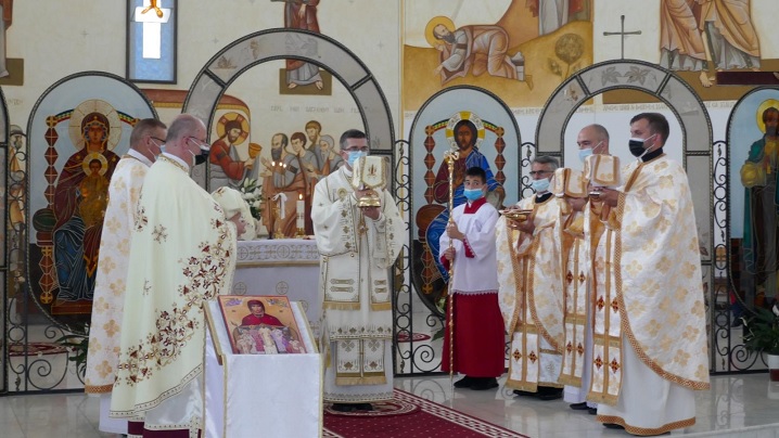 FOTO: Preasfinția Sa Cristian, în mijlocul credincioșilor parohiei „Sfântul Petru” din Brașov
