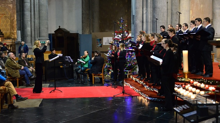 FOTO: Colinde româneşti în Biserica Regală Sfânta Maria din Bruxelles