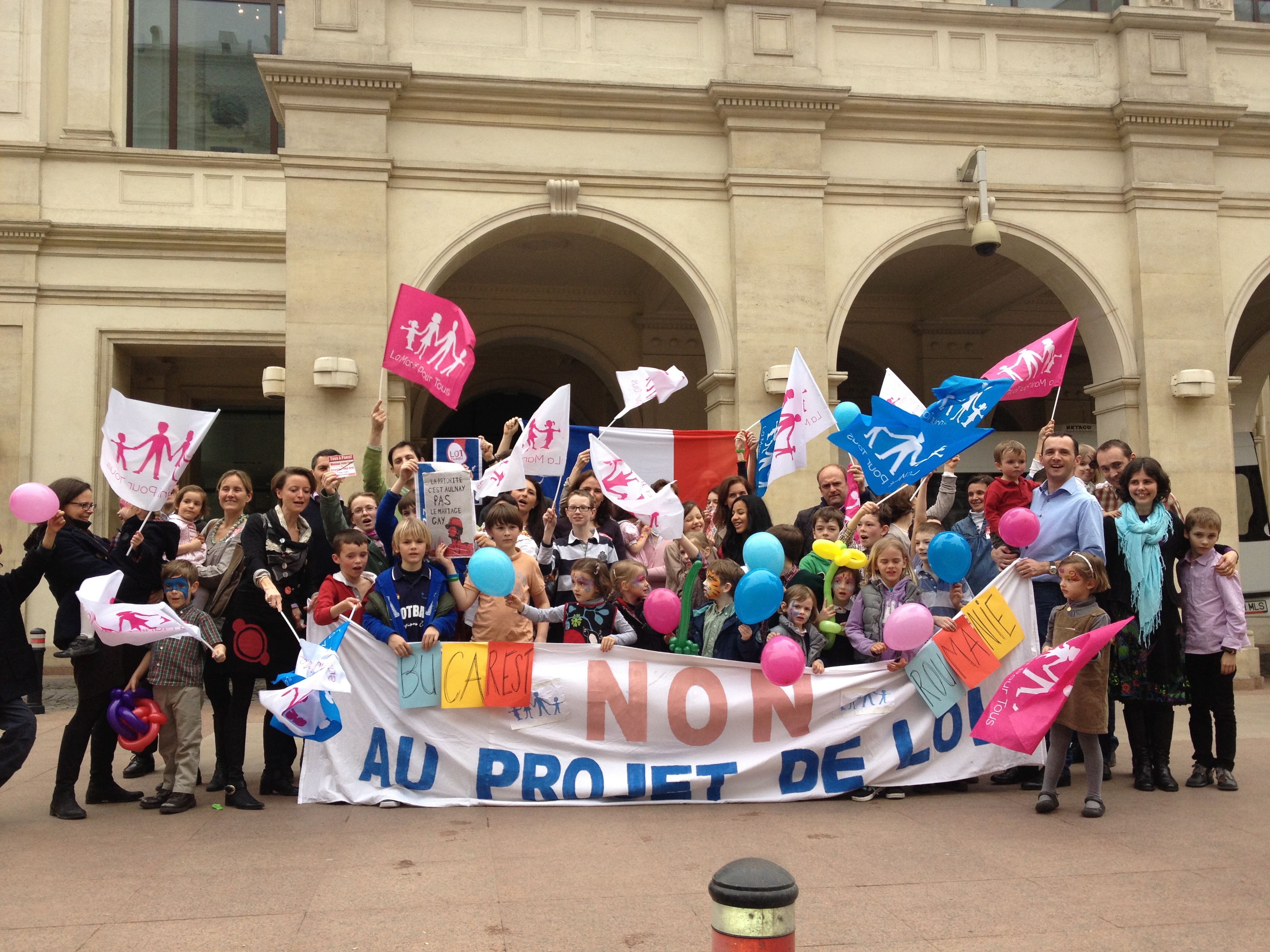 Manifestanți pentru apărarea căsătoriei la București