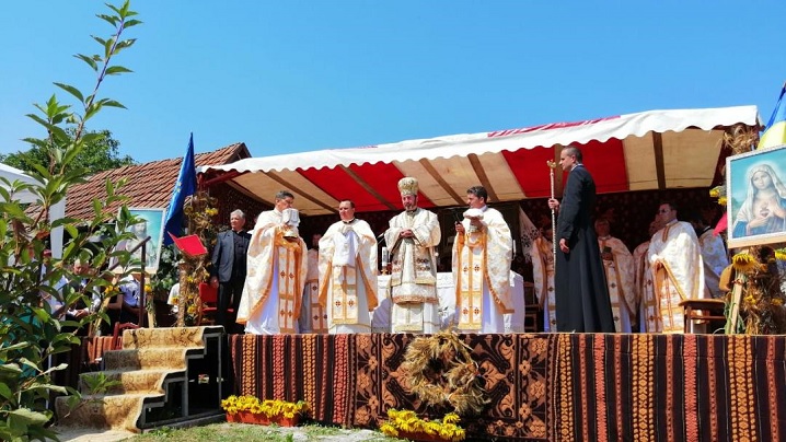 FOTO: Sfințirea Bisericii Greco-Catolice din Budești