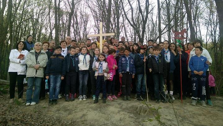 FOTO: Procesiune spre „sanctuarul celor șapte cruci”