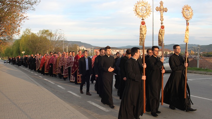 Anunț: Marți, 11 aprilie, Calea Crucii cu procesiune pe străzile Blajului