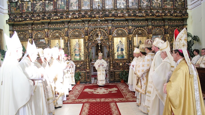 FOTO: Sfânta Liturghie de deschidere a sesiunii de primăvară CER