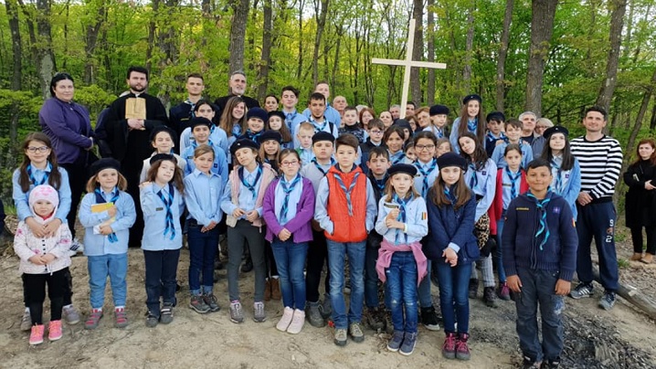 Foto: Tabără de cercetași și Calea Crucii