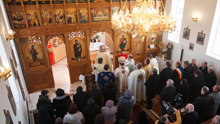 FOTO: Comuniune și rugăciune la Cetatea de Baltă