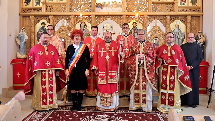 FOTO/VIDEO: Vizita PS Claudiu în parohia „Sf. Nicolae” din Chinteni