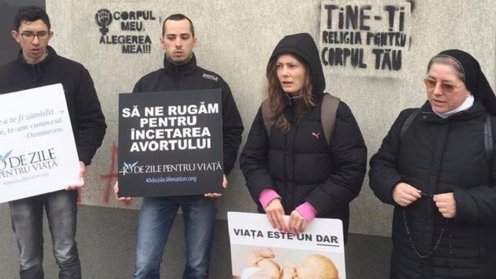 Cluj: Acte de vandalism ca reacţie la veghea pro-viaţă cu rugăciune