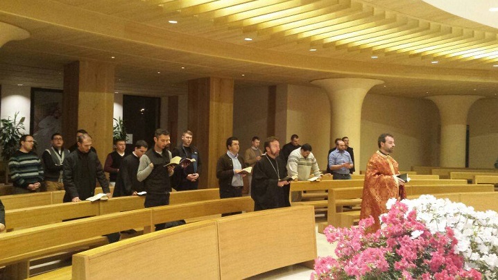 FOTO: Studenţii Colegiului Pontifical «Pio Romeno» la exerciţii spirituale în Assisi