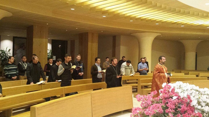 FOTO: Studenţii Colegiului Pontifical «Pio Romeno» la exerciţii spirituale în Assisi