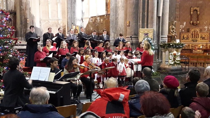 FOTO: Colinde româneşti în Biserica Regală Sfânta Maria din Bruxelles