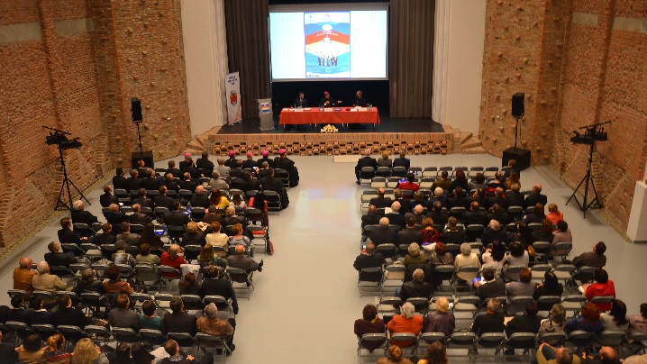 FOTO: Conferința „Centenarul unității naționale și ambasadorii spiritului românesc”