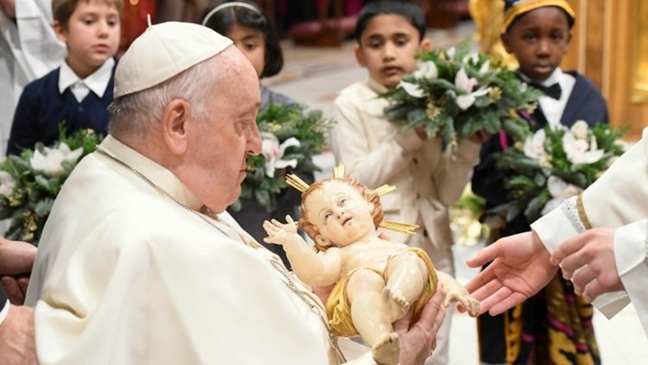 În această noapte, iubirea schimbă istoria: papa Francisc, în Noaptea de Crăciun 2023