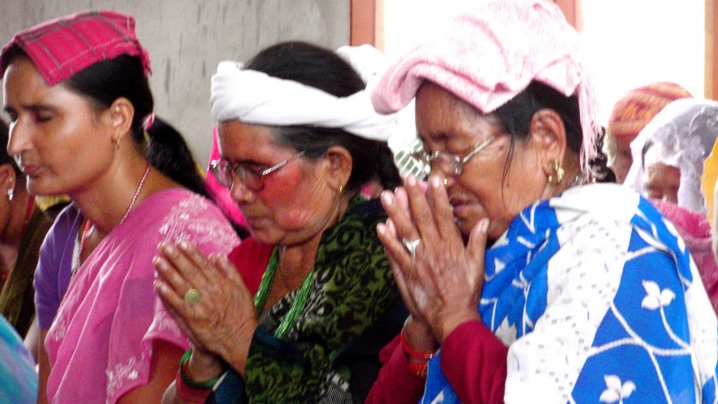 Nepal. Noul cod penal pedepsește toate convertirile religioase