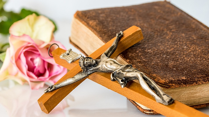 Rolul obiectelor religioase purtate de creștini