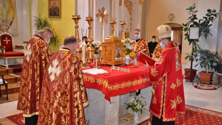 FOTO/VIDEO: Denia celor 12 Evanghelii în Catedrala Blajului