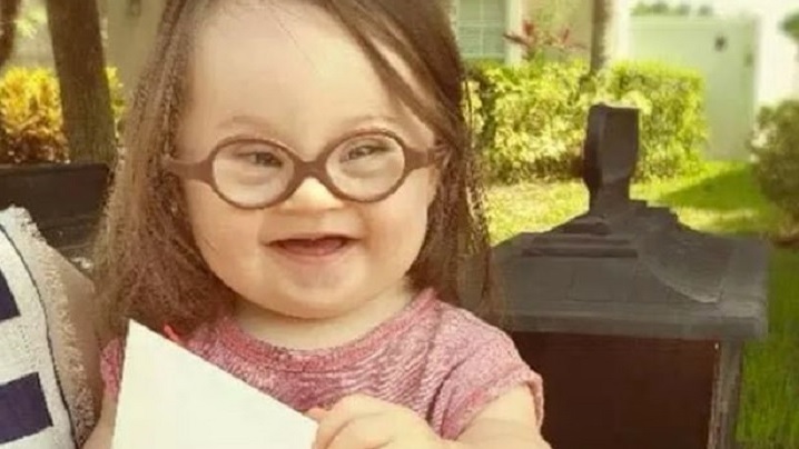 După ce fetița ei cu Sindrom Down a împlinit un an, mama i-a scris un mesaj emoționant medicului care îi propusese avortul