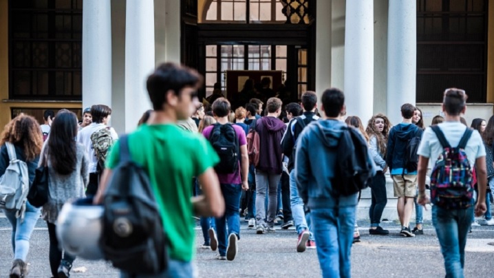 Numărul elevilor români în școlile catolice italiene este în creștere