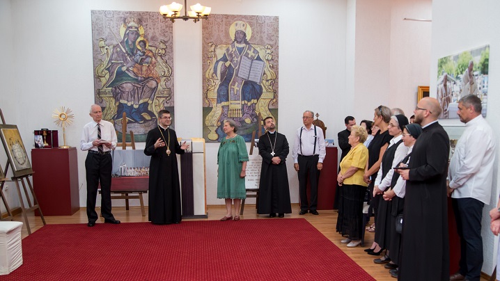 Vernisajul expoziției de pictură „DE CE ? Biserica în zeghe”