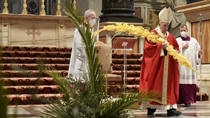 Să ne uimim în fața morții Domnului: Papa Francisc, în Duminica Floriilor