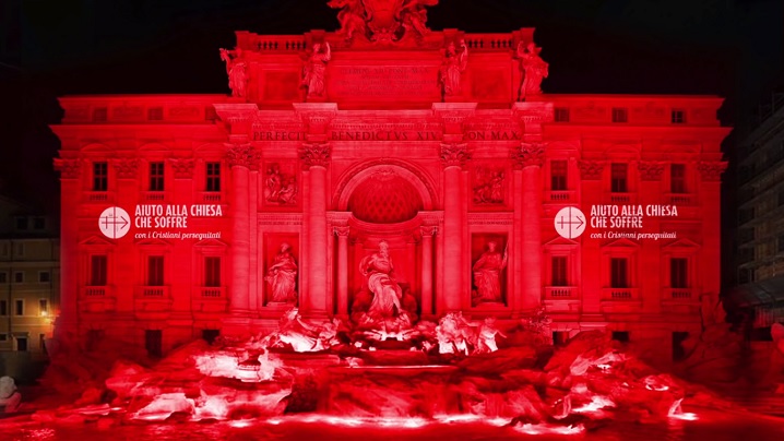 VIDEO. Creștini persecutați: Fontana di Trevi se colorează în roșu