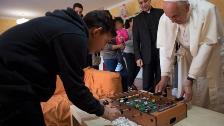 O partidă de fotbal de masă cu papa Francisc 