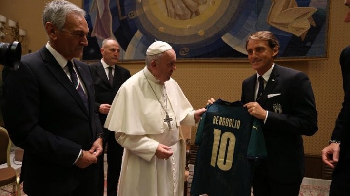 Papa Francisc, echipei de fotbal a Italiei: ”Ați făcut un gest de mare valoare”