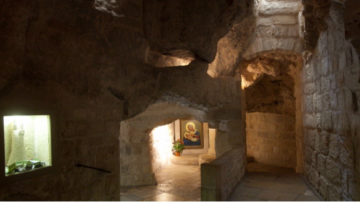 Grota Laptelui, locul miraculos unde Fecioara Maria l-a alăptat pe Isus
