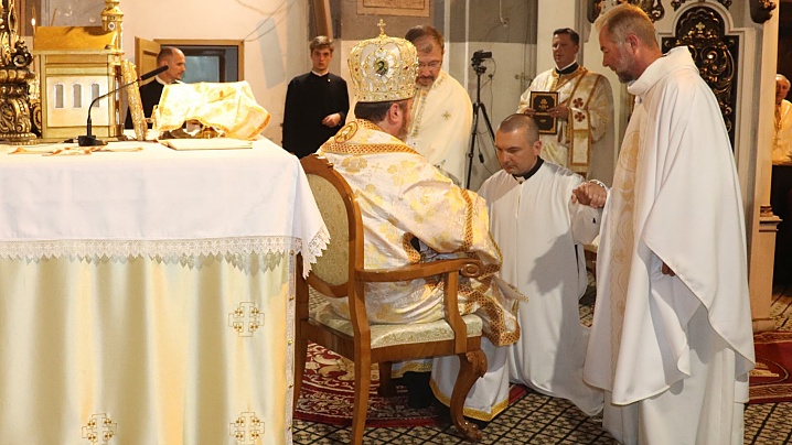FOTO/VIDEO: Hirotonirea întru preoție a călugărului iezuit Andrei Roman SJ