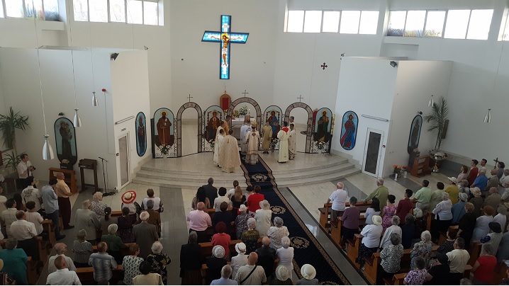 FOTO: Parohia "Sfântul Petru” din Brașov în haine de sărbătoare