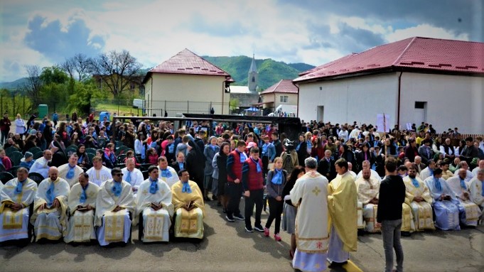 FOTO: Întâlnirea eparhială a copiilor și tinerilor din Maramureș  