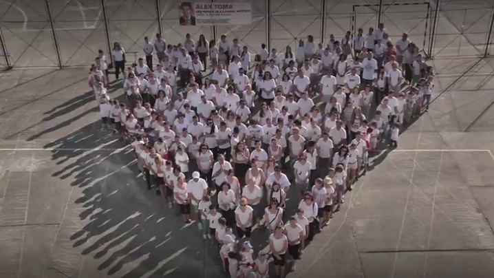 VIDEO EMOŢIONANT: Bistriţenii experimentează minunea unităţii şi a solidarităţii