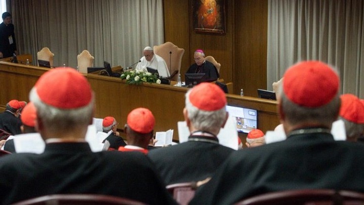 Reuniune a papei Francisc cu cardinalii din lumea întreagă privind Curia Romană