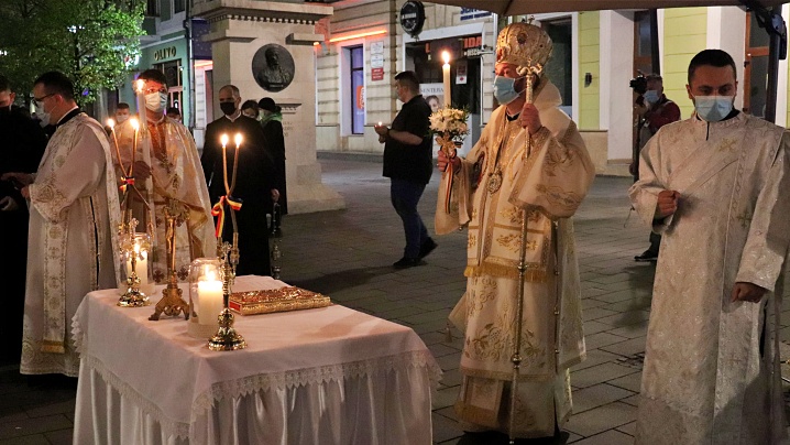FOTO: Utrenia Învierii - la Catedrala „Schimbarea la Față” din Cluj-Napoca