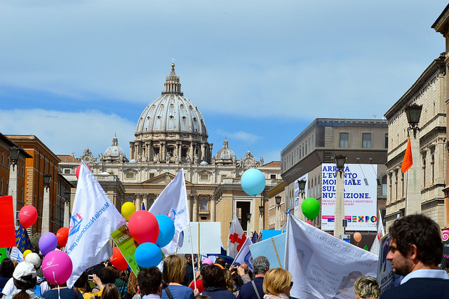 FOTO: Papa Francisc i-a îndemnat pe participanţii la Marşul pentru Viaţă din Roma să continue demersul lor
