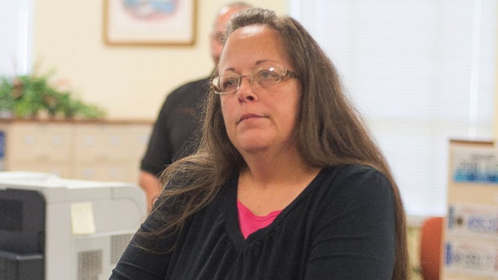 Kim Davis, funcţionara care refuză să elibereze certificate de căsătorie pentru homosexuali, a fost eliberată din arest