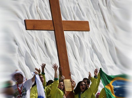 Comunicat al Conferinţei Episcopilor referitor la pelerinajul crucii şi al icoanei ZMT în România