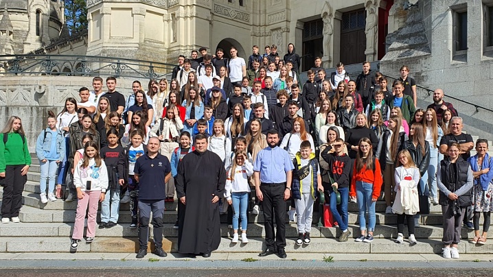 FOTO: 135 de tineri greco-catolici români în pelerinaj la Lisieux